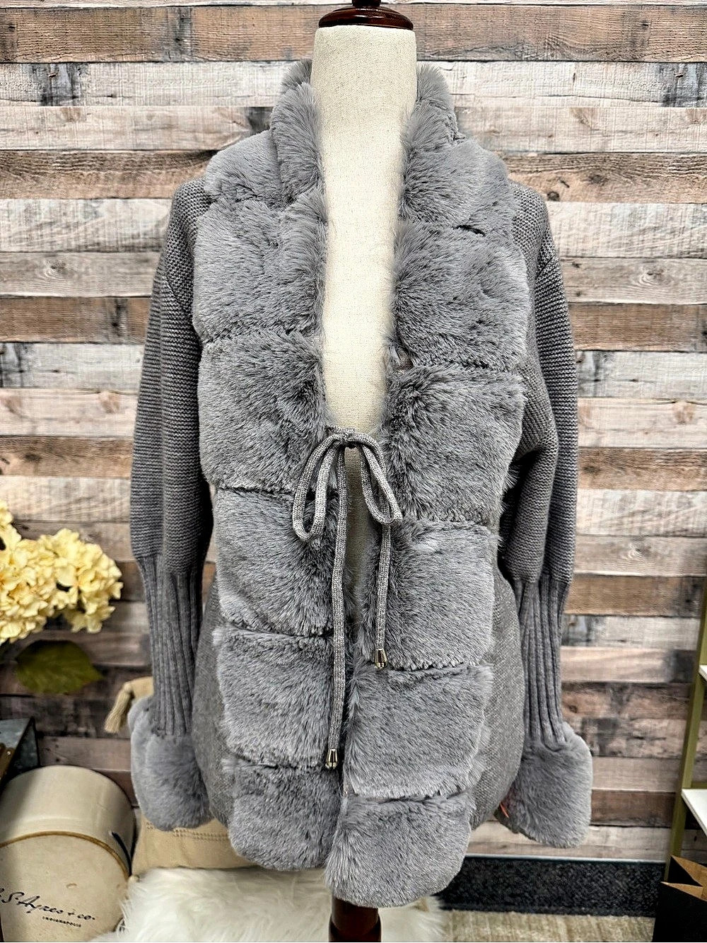Anewsta Gray Knit Cardigan w/ Faux Fur Trim Small